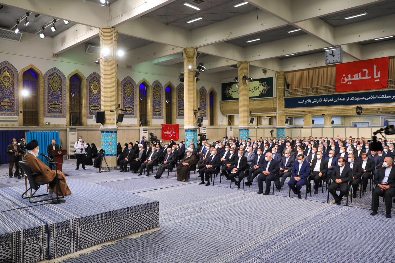 پرهیز از دیپلماسی التماسی، لزوم تعاملات خردمندانه و انعطاف با حفظ اصول پرهیز از دیپلماسی التماسی، لزوم تعاملات خردمندانه و انعطاف با حفظ اصول