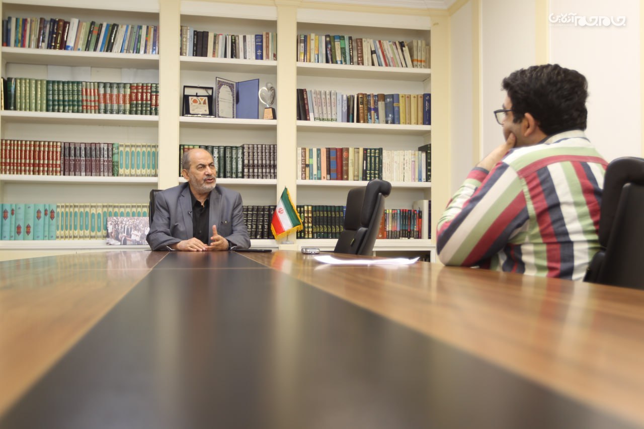 ببینید | بنی‌ صدر از ابتدا خائن بود