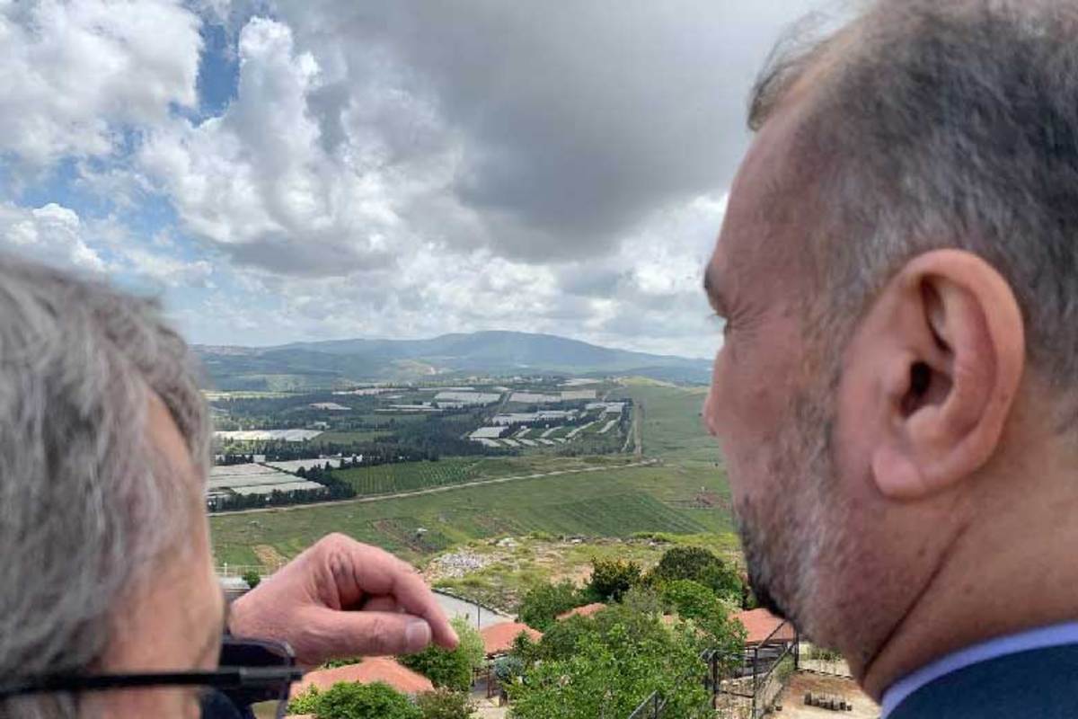 وزیر امور خارجه در «مارون الراس» و در نقطه صفر مرزی لبنان و فلسطین اشغالی حضور یافت و اقدام به غرس نهال کرد و گفت: یک بار دیگر با صدای بلند حمایت خود را از مقاومت لبنان در مقابل رژیم اشغالگر صهیونیستی با صدای بلند اعلام می‌کنیم.