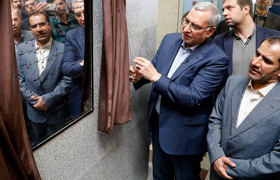 سفر وزیر بهداشت ،درمان و آموزش پزشکی در سکوت محض خبری و بدون حضور خبرنگاران و استاندار