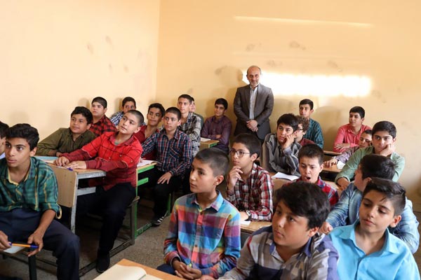 توجه به گونه نمایشی در چالش تهاجم فرهنگی