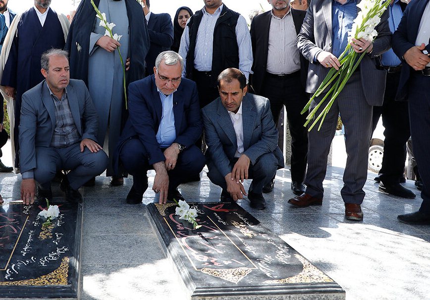 باید به جای رئیس بیمارستان بروجن، رئیس دانشگاه علوم پزشکی شهرکرد یا معاونت توسعه این دانشگاه برکنار می شد. باید به جای رئیس بیمارستان بروجن، رئیس دانشگاه علوم پزشکی شهرکرد یا معاونت توسعه این دانشگاه برکنار می شد.