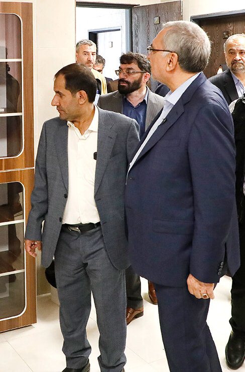 باید به جای رئیس بیمارستان بروجن، رئیس دانشگاه علوم پزشکی شهرکرد یا معاونت توسعه این دانشگاه برکنار می شد. باید به جای رئیس بیمارستان بروجن، رئیس دانشگاه علوم پزشکی شهرکرد یا معاونت توسعه این دانشگاه برکنار می شد.