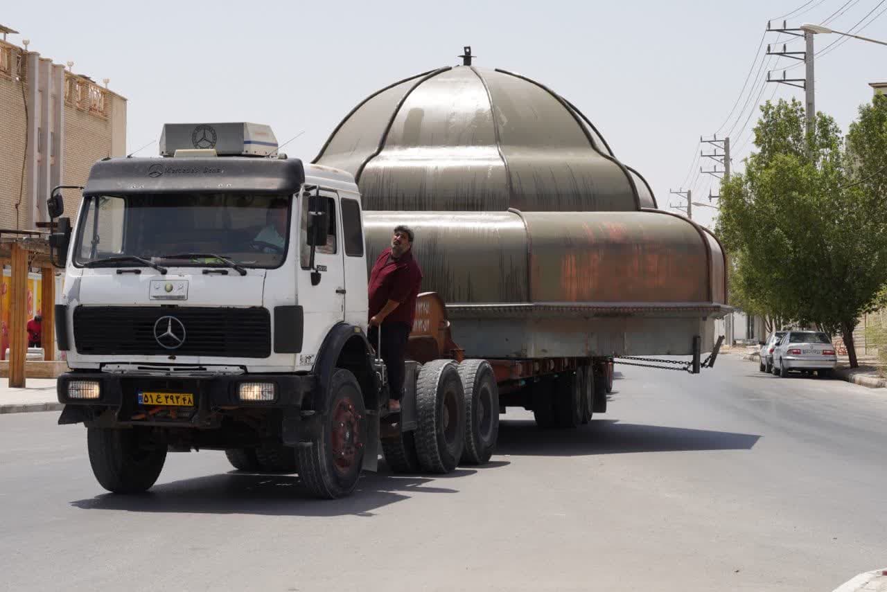 نصب مقبره حافظ در میدان حافظ برازجان نصب مقبره حافظ در میدان حافظ برازجان