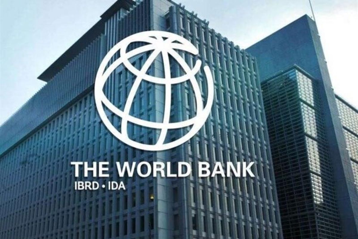 بانک جهانی با معرفی ۲۰ کشور بزرگ یارانه دهنده به سوخت های فسیلی اعلام کرد ایران با پرداخت سالانه بیش از ۴۱ میلیارد دلار یارانه به سوخت های فسیلی در رتبه سوم جهان از این نظر قرار گرفته است.