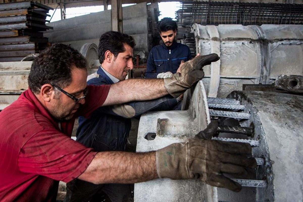 بر اساس آخرین گزارش مرکز آمار، نرخ بیکاری سال ۱۴۰۱ با ۰.۲ واحد درصد کاهش برابر ۹ درصد بوده است.