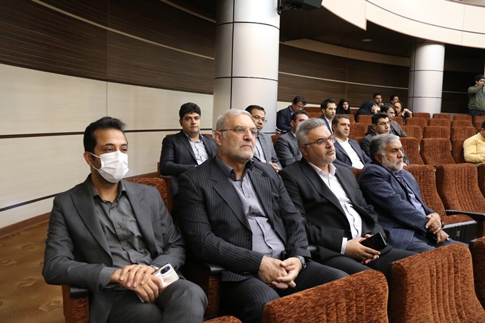 دلار را باید از تبادلات تجاری و ارزی کنار گذاشت