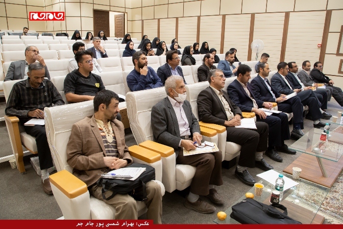 نشست خبری بازرس کل و مدیر کل سازمان بازرسی چهارمحال و بختیاری با اصحاب رسانه و فعالان خبری