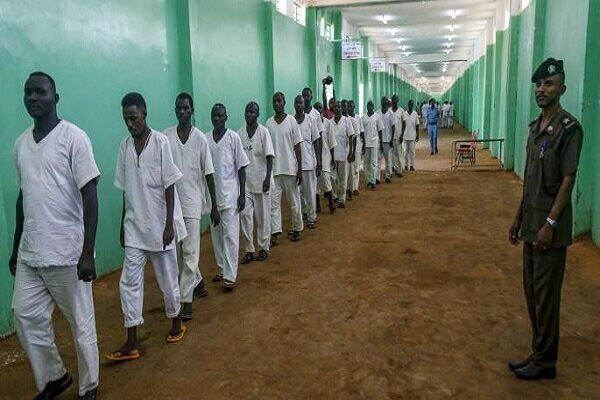 ۲۱ هزار زندانی خطرناک در سودان رها شدند ۲۱ هزار زندانی خطرناک در سودان رها شدند