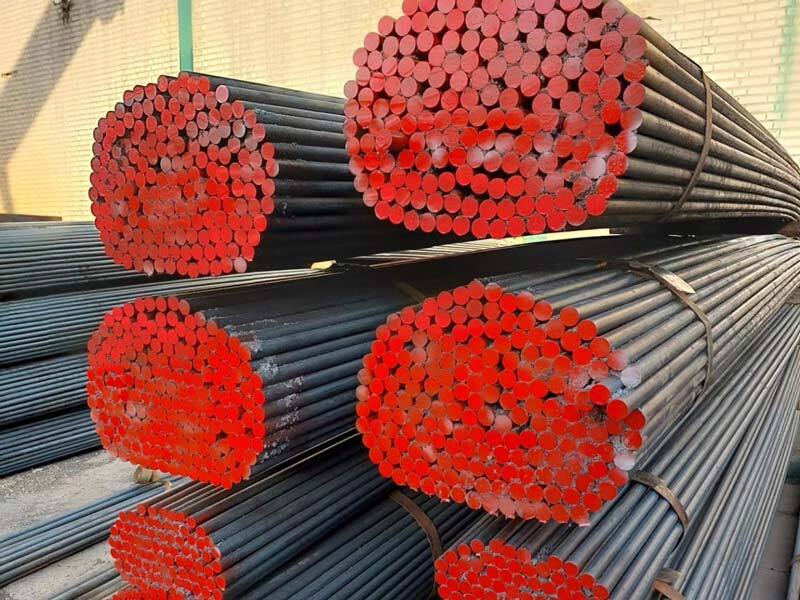 بررسی اوضاع بازار آهن و میلگرد صنعتی در سال 1402 بررسی اوضاع بازار آهن و میلگرد صنعتی در سال 1402