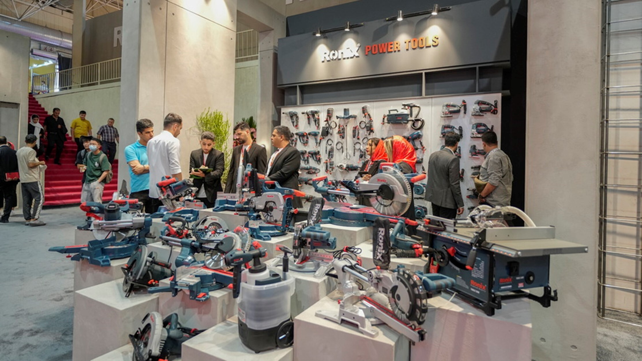 درخشش رونیکس در افتتاحیه نمایشگاه بین‌المللی صنعت ساختمان 