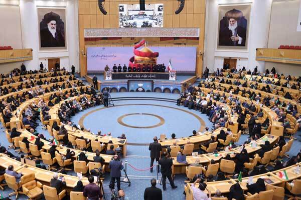 شهدای مدافع حرم، مظلوم، بابصیرت، زمانشناس و روشنفکران حقیقی جامعه هستند شهدای مدافع حرم، مظلوم، بابصیرت، زمانشناس و روشنفکران حقیقی جامعه هستند