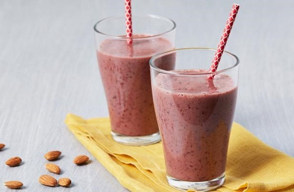 ۵ نوشیدنی خنک با آلبالو