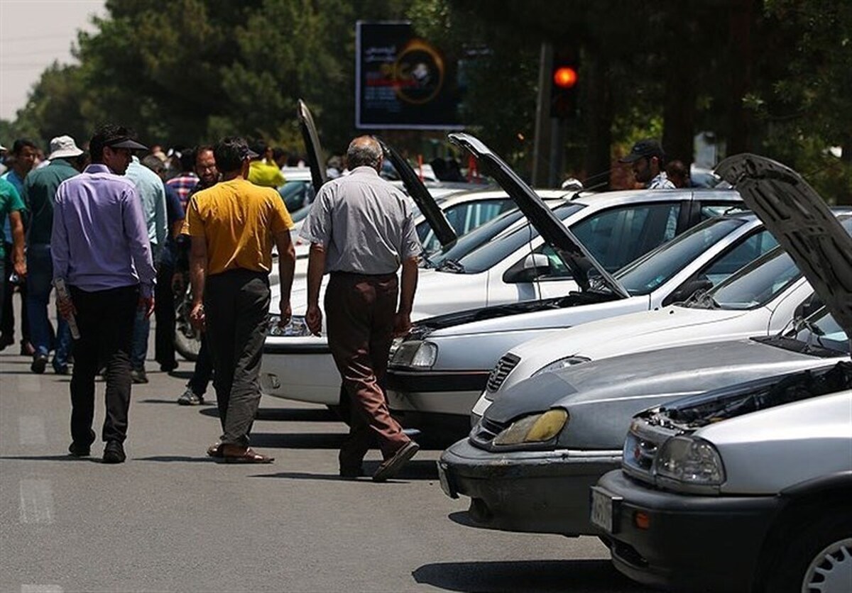 مدیر روابط عمومی شورای رقابت با بیان این که این شورا براساس قانون متولی تعیین دستورالعمل قیمت خودرو است، گفت: ادعای آزادسازی قیمت خودرو این روزها توسط افرادی بیان می‌شود که در دوره های قبل نتایج منفی ادعای خود را دیده اند.