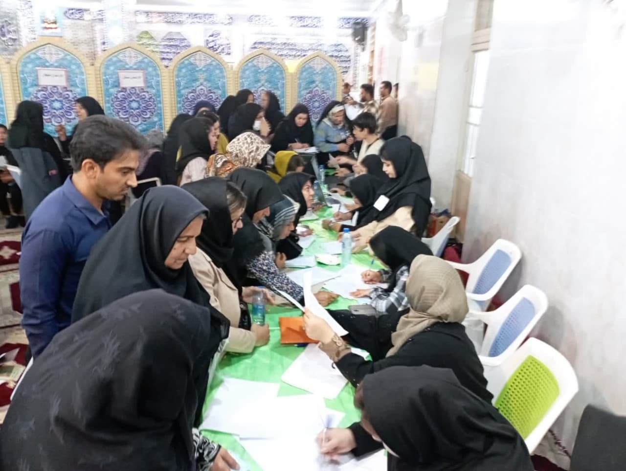 نشست تیم تخصصی با مردم محله علی آباد شهر برازجان 