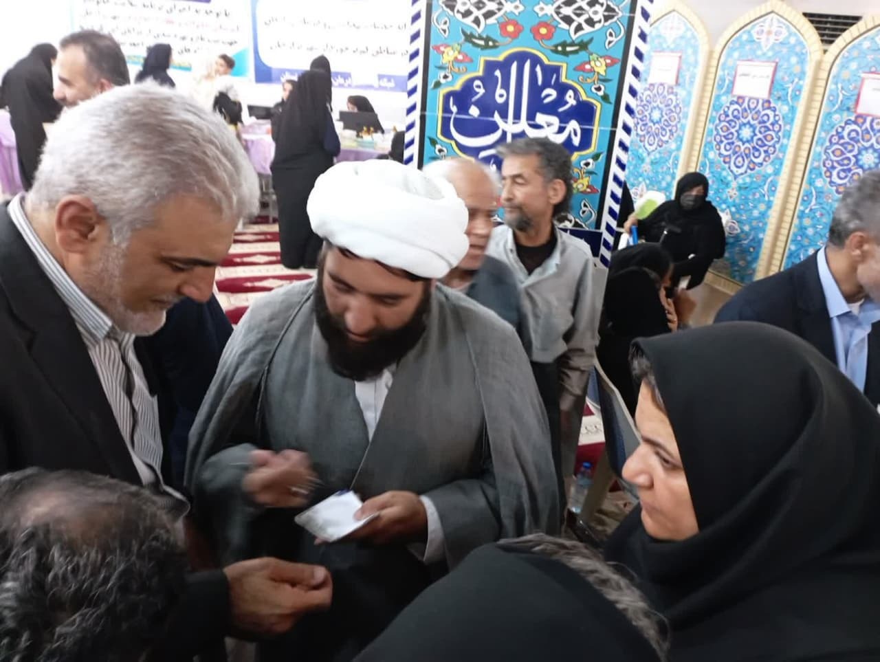 نشست تیم تخصصی با مردم محله علی آباد شهر برازجان 