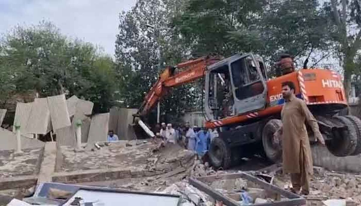تنها ساعاتی پس از انفجار خونین با ۳۵ کشته در بلوچستان پاکستان علیه شرکت کنندگان در راهپیمایی میلاد النبی (ص)، دو حمله انتحاری دیگر در شمال غرب این کشور ۳ کشته برجای گذاشت.