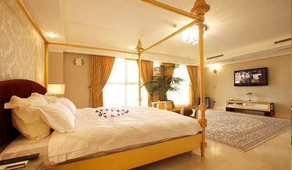 در شیراز کجا اقامت کنیم؛ هتل کریمخان یا پارس؟ در شیراز کجا اقامت کنیم؛ هتل کریمخان یا پارس؟