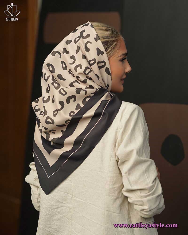 انتخاب از میان انواع روسری انتخاب از میان انواع روسری