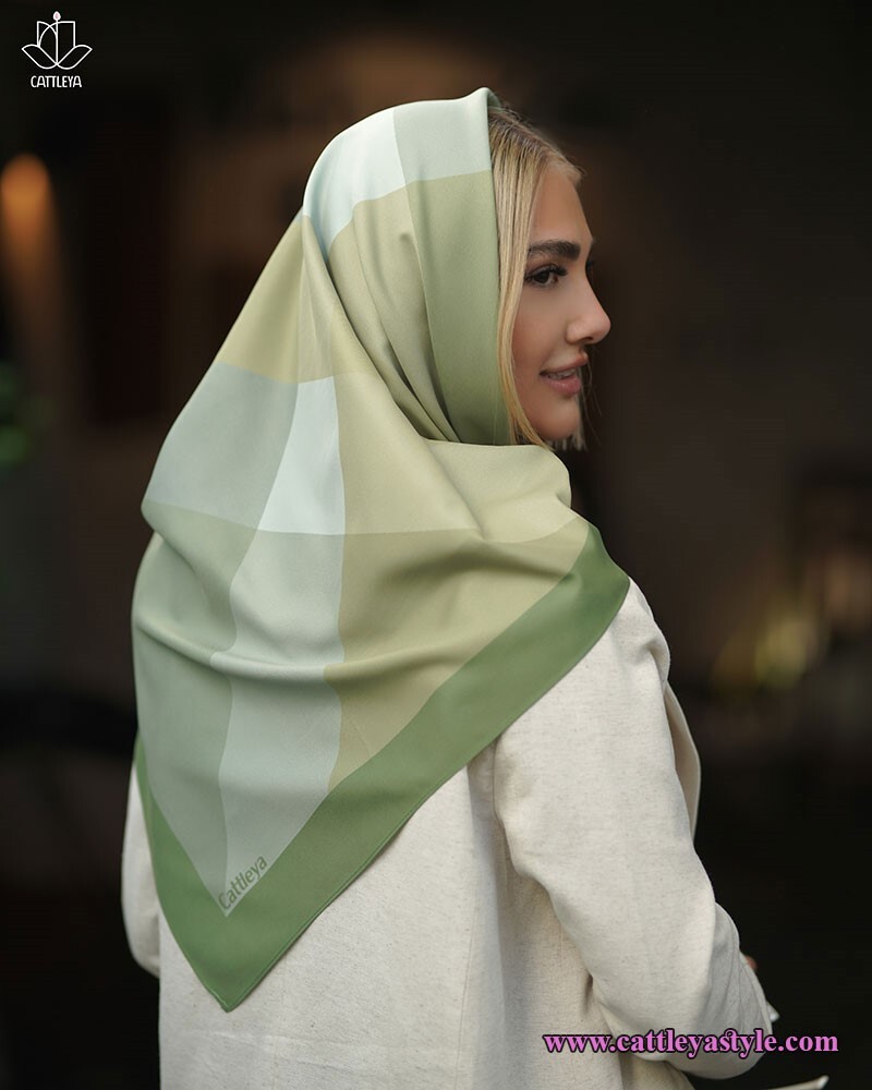 انتخاب از میان انواع روسری انتخاب از میان انواع روسری