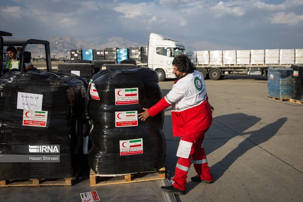 مدیرعامل جمعیت هلال احمر هرمزگان گفت: بخشی از کمک‌های مردمی و بشر دوستانه و همچنین نهادهای مختلف به مردم مظلوم غزه وارد بندرعباس شده و بخش دیگری هم درحال ارسال به این استان برای ارسال به غزه است.