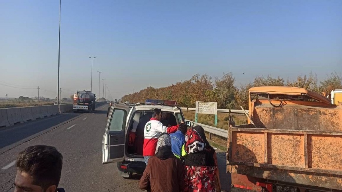 حادثه رانندگی در محور قزوین_ تاکستان ۲۰ مصدوم بر جای گذاشت.