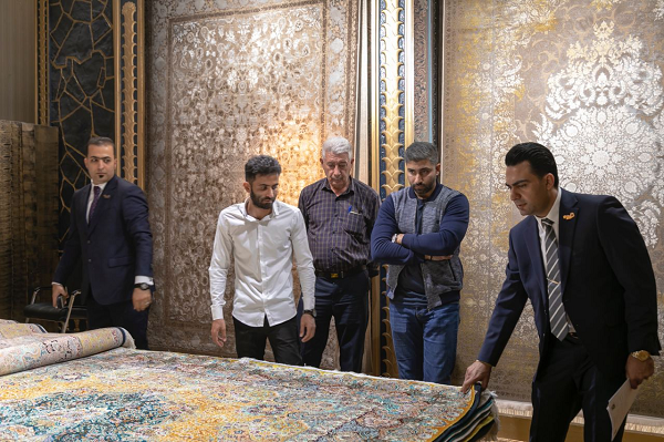 درخشش شرکت فرش یلدای کویر کاشان در نمایشگاه بینالمللی فرش ماشینی 1402 درخشش شرکت فرش یلدای کویر کاشان در نمایشگاه بینالمللی فرش ماشینی 1402