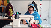 رونق کار و تلاش با نخ، سوزن و پارچه در روستای ابتر ایرانشهر