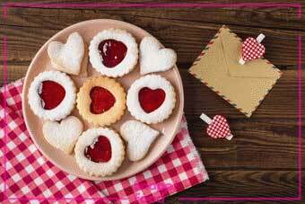 طرز تهیه شیرینی ساده مناسب شب یلدا