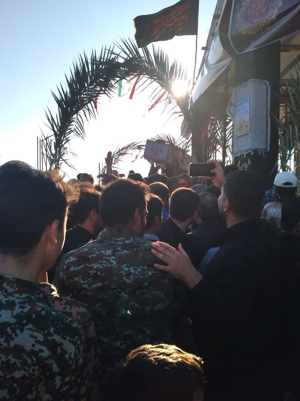 تشییع پرشور پیکر شهید خوشنام دهقاید تشییع پرشور پیکر شهید خوشنام دهقاید