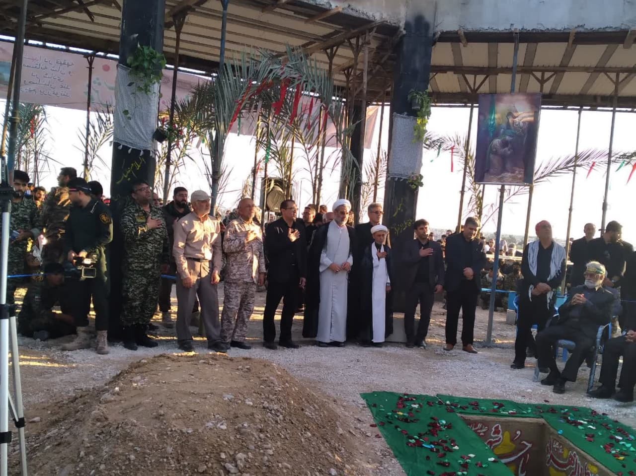 تشییع پرشور پیکر شهید خوشنام دهقاید تشییع پرشور پیکر شهید خوشنام دهقاید