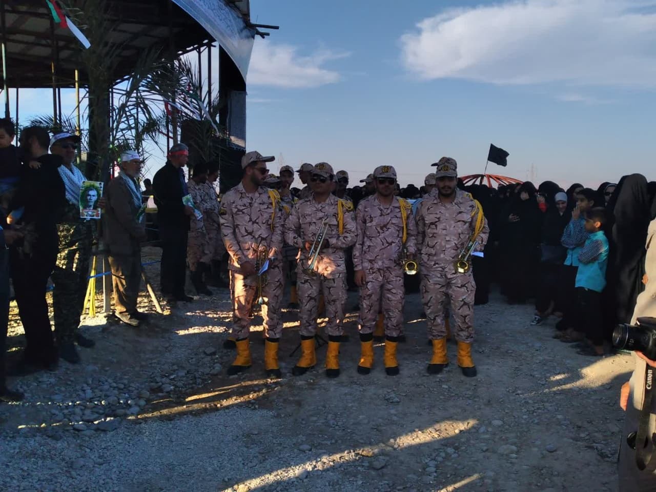 تشییع پرشور پیکر شهید خوشنام دهقاید تشییع پرشور پیکر شهید خوشنام دهقاید