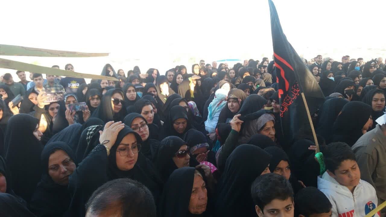 تشییع پرشور پیکر شهید خوشنام دهقاید تشییع پرشور پیکر شهید خوشنام دهقاید