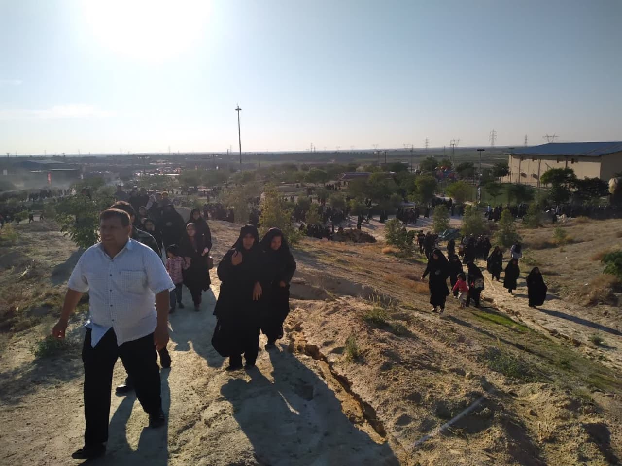 تشییع پرشور پیکر شهید خوشنام دهقاید تشییع پرشور پیکر شهید خوشنام دهقاید