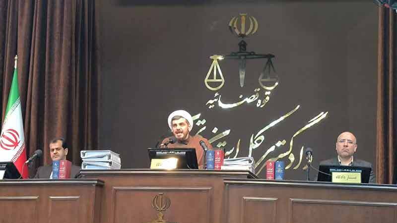 متهمان از حق دفاع خود برای تعیین وکیل استفاده کنند | عدم حضور مانع رسیدگی نیست