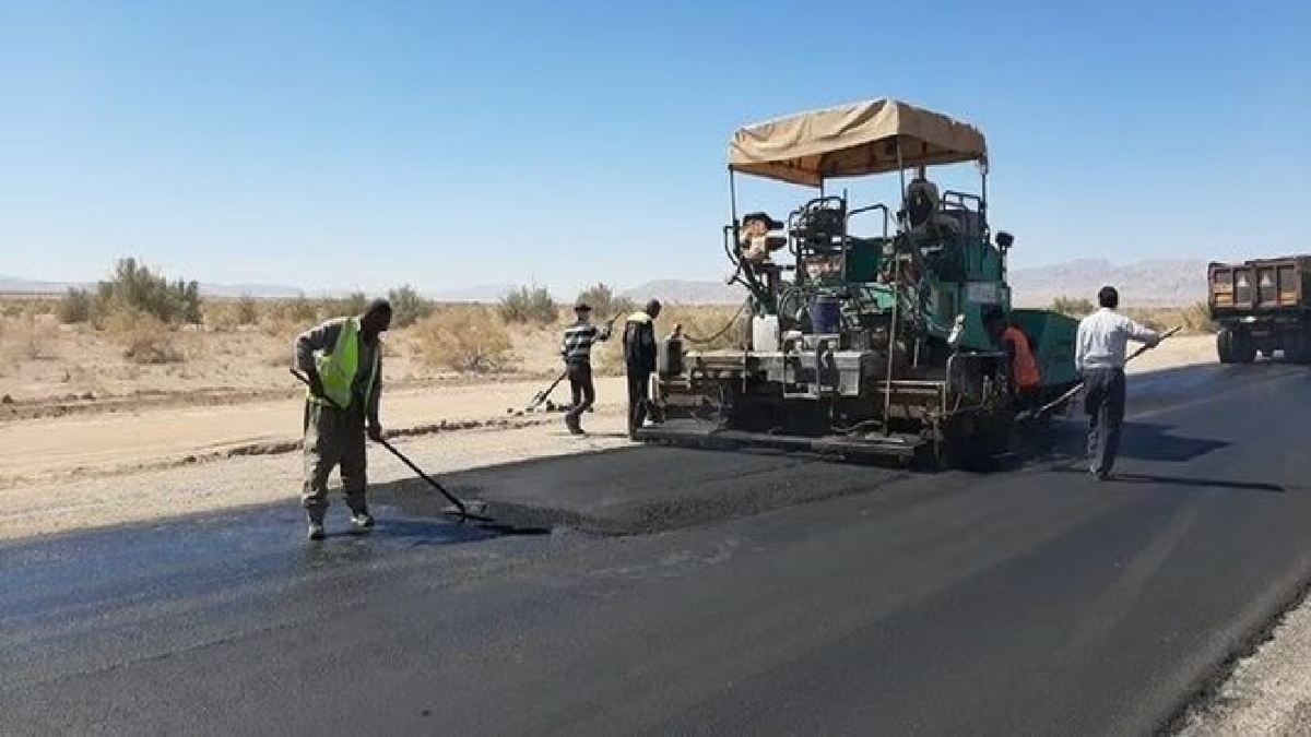 مدیرکل راهداری و حمل و نقل جاده ای استان قزوین گفت: بیش از ۵ هزار کیلومتر از راه‌های استان مربوط به روستاهاست و دو هزار و ۵۰۰ کیلومتر از این راه‌ها آسفالت شده است.