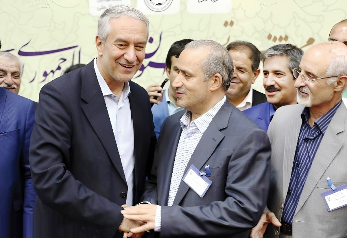 یازدهم اسفندماه امسال، تا پیش از پایان سال، یکی از مهم‌ترین انتخابات فدراسیون‌های ورزشی انجام می‌شود؛ انتخابات فدراسیون فوتبال. کمتر از دو ماه دیگر باقی مانده اما در پس آرامش فعلی، جنگی نهفته است که می‌تواند معادلات فوتبال را به هم بزند. سؤال اینجاست که فوتبال به چه کسی سپرده می‌شود؟
