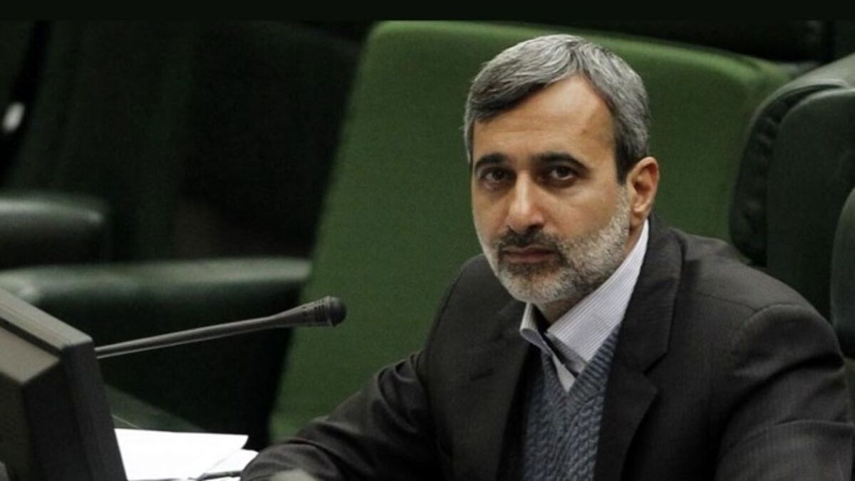 برای جمهوری اسلامی ایران سوریه، مباحث درونی آن و همچنین شکل‌گیری مناسبات منطقه‌ای بسیار مهم است. اکنون نیز در حال رایزنی جدی برای این مهم هستیم که از یک سو ملت سوریه از هرگونه تجزیه کشورشان دور شوند و در عین حال خودشان سرنوشت خود را تعیین کنند.
