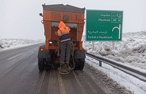 جاده تربت‌حیدریه به مشهد لغزنده است