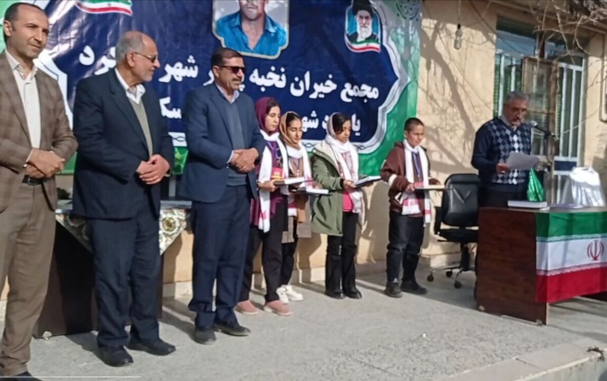 خانواده شهید نوروزقلی عسکری بخشی از خانه خود را کانون نخبه‌پروری کردند و دفتر نمایندگی مجمع خیرین نخبه‌پرور دژکرد اقلید در این خانه افتتاح شد.