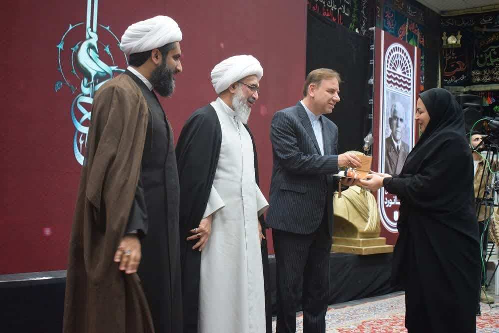 رویداد ملی «بـوشهر، حسینیه مقاومت» برگزار شد رویداد ملی «بـوشهر، حسینیه مقاومت» برگزار شد