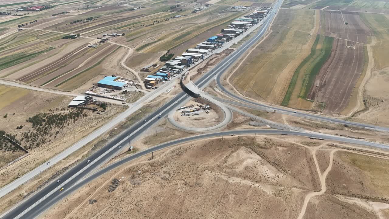 احداث پل و تقاطع غیر همسطح سه راهی هفشجان به ایستگاه پایانی رسید 