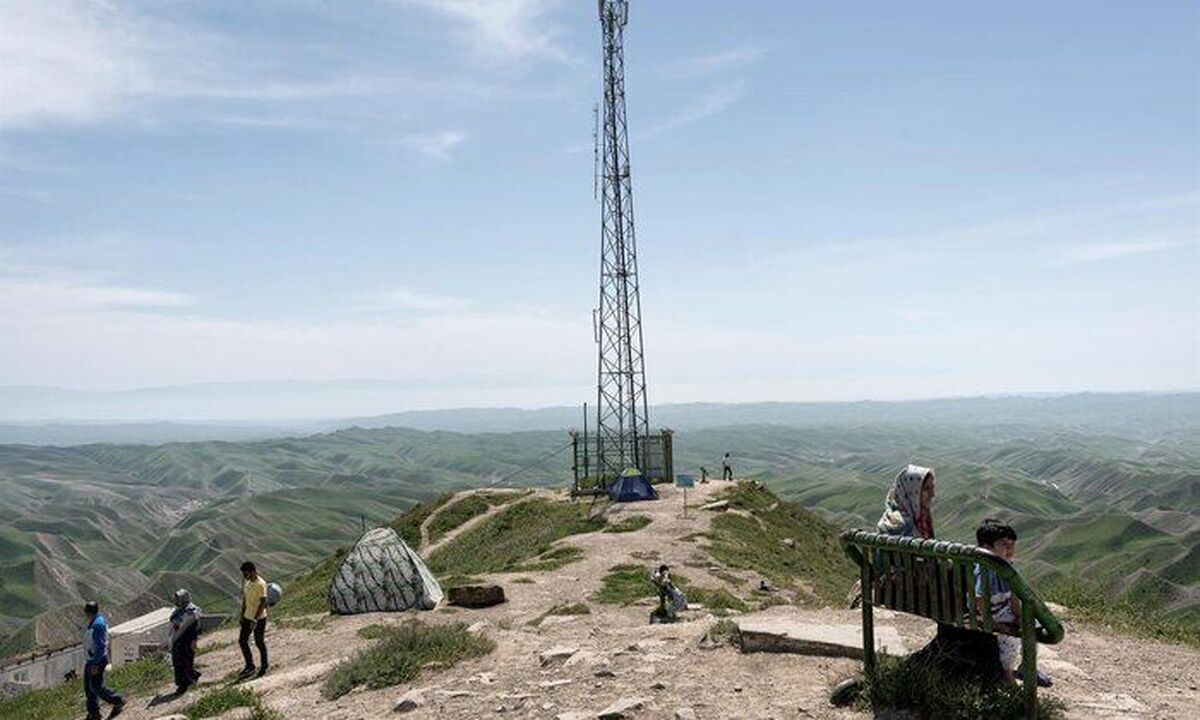 مدیرکل ارتباطات و فناوری اطلاعات فارس گفت، ۱۶ روستای این استان به شبکه ملی اطلاعات متصل شدند و دسترسی این روستا‌ها به اینترنت پرسرعت همراه با اعتبار ۵۴ میلیارد تومان از محل طرح خدمات عمومی اجباری وزارت ارتباطات و فناوری اطلاعات میسر شد.