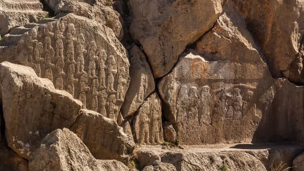 افشین ابراهیمی،معاون میراث فرهنگی، اداره‌کل میراث فرهنگی، گردشگری و صنایع‌دستی فارس با بیان اینکه چهار هزار و ۳۰۰ میلیارد ریال اعتبارات وزارت نفت به میراث فرهنگی استان اختصاص یافته، درباره نحوه هزینه کرد این اعتبارات در پروژه‌های حفاظتی و مرمتی فارس توضیح داد.