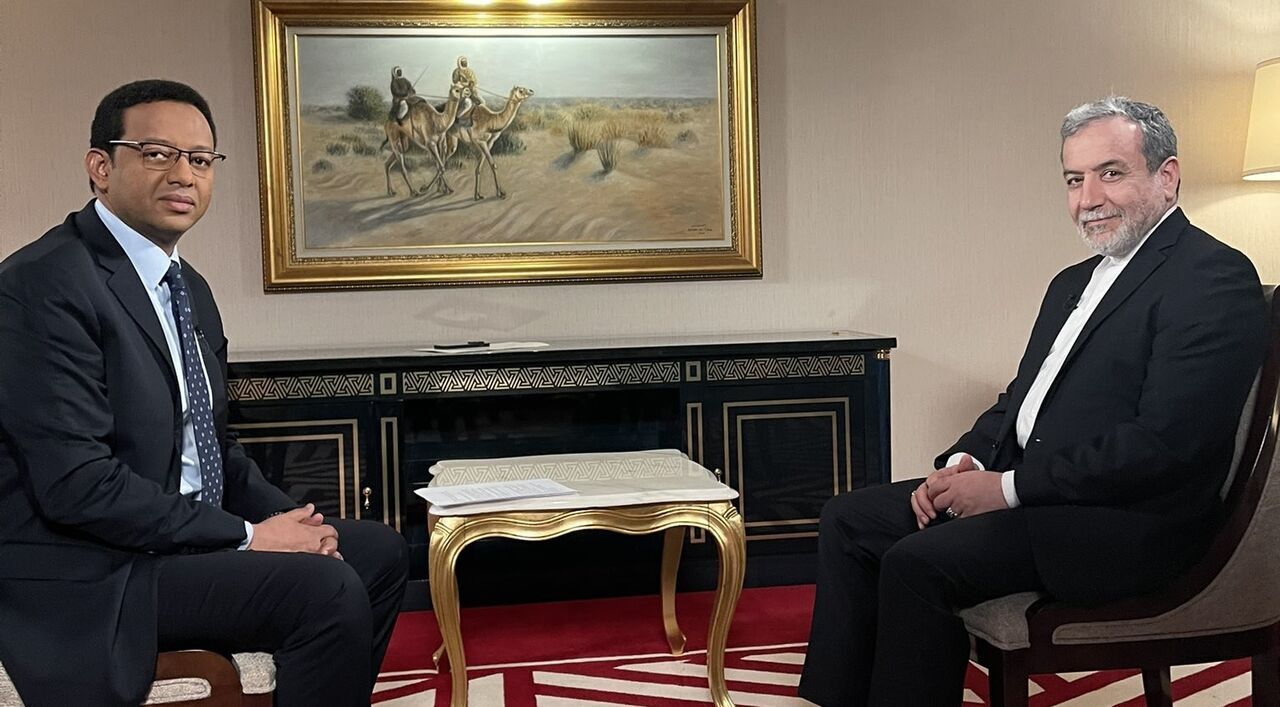 عراقچی: توانایی ساخت سلاح هستهای را داریم اما قصد این کار را نداریم | آزادسازی پولهای بلوکه شده ایران، میتواند یکی از گامهای اولیه امریکا باشد