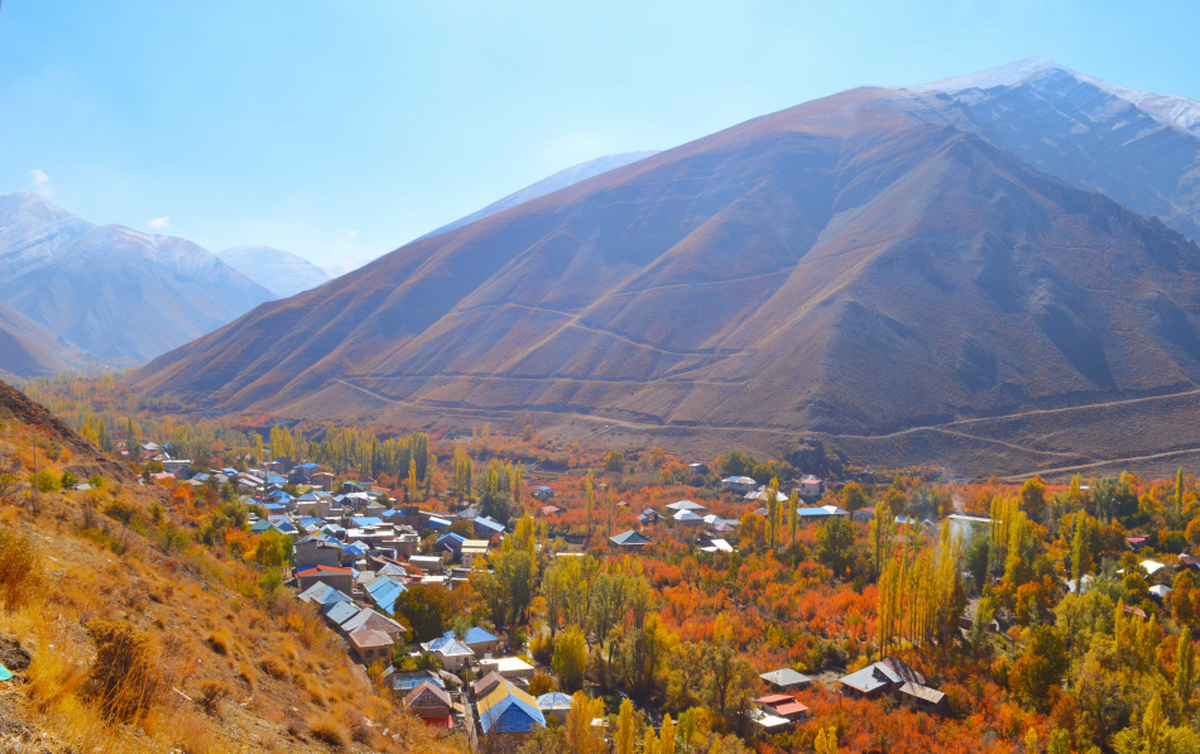 جامعه انسانی در طول سالیان پی برده است که در این جهان هستی به تنهایی نمی‌تواند به اهداف خود دست پیدا کند، حتی در نظام‌های سیاسی نیز کشورز‌ها به این مهم دست یافته اند و با تعامل تلاش دارند تا در کنار هم و با یکدیگر اهداف خود را محقق سازند.