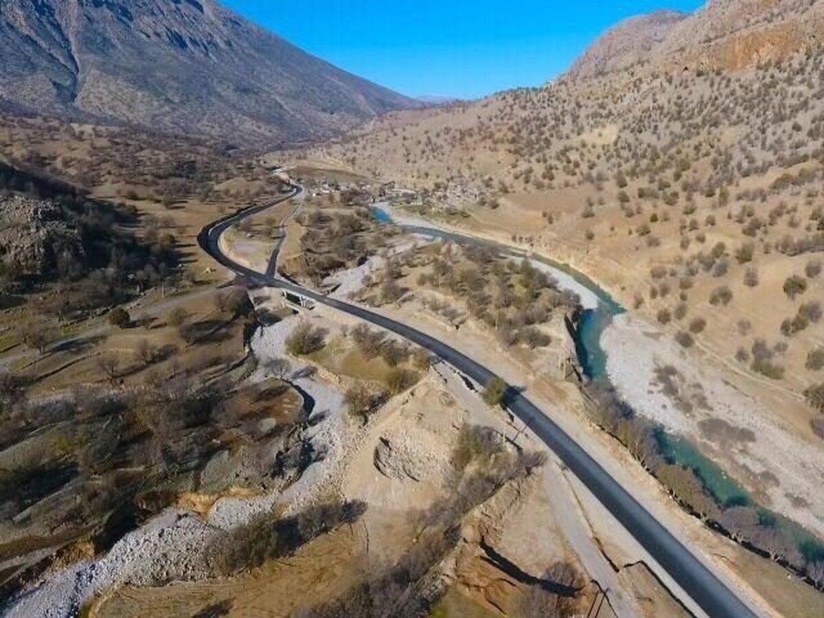 جاده ملی پاتاوه به دهدشت یکی از پرترددترین مسیر‌های ارتباطی درون استانی کهگیلویه و بویراحمد و به عنوان کریدور شمال به جنوب محسوب می‌شود، اما این محور همچنان نواقصات زیادی دارد و گردنه‌های سخت و نا ایمن دارد که که ضرورت ایمن سازی و رفع نقاط حادثه خیز آن ضرورتی غیر قابل انکار است.