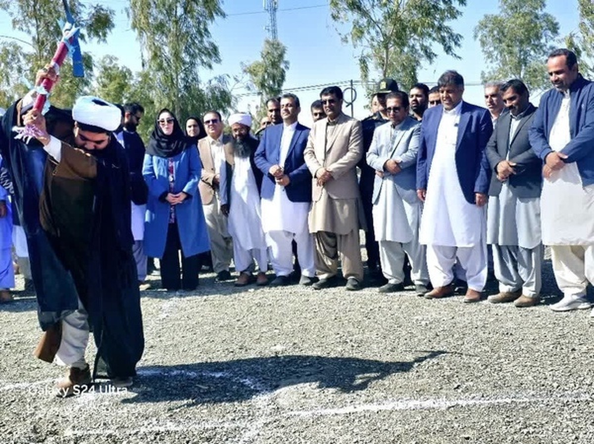 مدیرکل نوسازی، توسعه و تجهیز مدارس استان سیستان و بلوچستان از افتتاح مدرسه ۶ کلاسه سیرکان با اعتباری بالغ بر ۳میلیارد تومان با مشارکت یکی از خیران خبر داد.