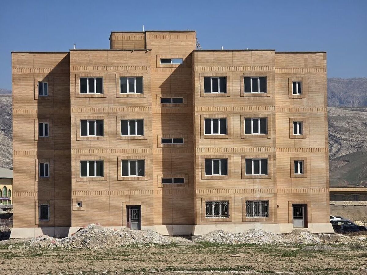 بهنام برازنده، فرماندار باشت گفت، تکمیل سایت اداره‌های باشت از طرح‌های نیمه تمام دولت‌های گذشته بود که در دولت چهاردهم با سرعت چشمگیری اجرا شد.