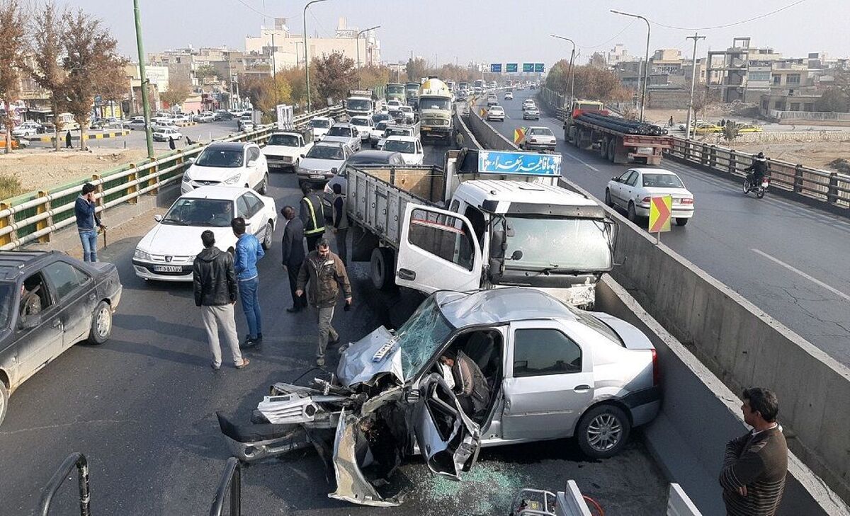 رئیس اداره تصادفات و مهندسی ترافیک پلیس راهور تهران بزرگ از وقوع پنج فقره تصادف فوتی در سومین هفته اسفند ماه ۱۴۰۳ خبر داد.